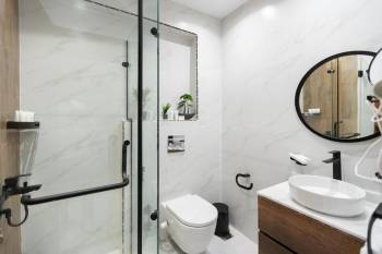 Deluxe Double Room with Balcony9