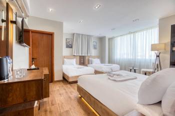 Familienzimmer mit Balkon9
