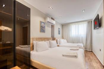 Standard Quadruple Room2