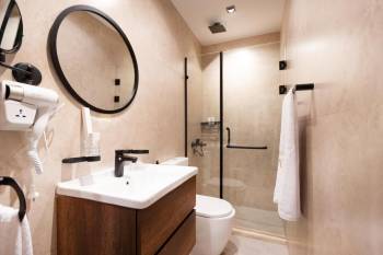 Standard Quadruple Room8